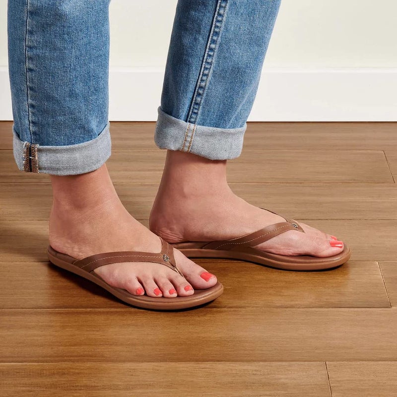 OLUKAI Honu Women's Beach Sandal, Soft & Comfortable Full-Grain Leather, Easy Slip-On Flip-Flops, Everyday, All-Day Comfort & Style, Tan/Tan, 10 - Image 5